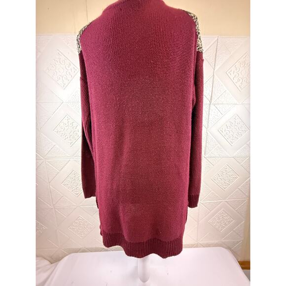 May & July Sweater Size Medium Wine red burgundy matt gold sequins on shoulders - Picture 4 of 11